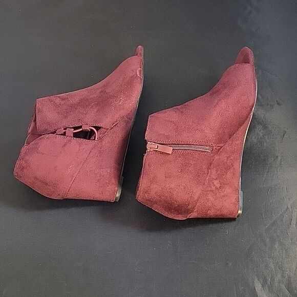 JOURNEE COLLECTION CUT-OUT OPEN TOE WOMEN'S WEDGE HEELS SHOES - Picture 8 of 16